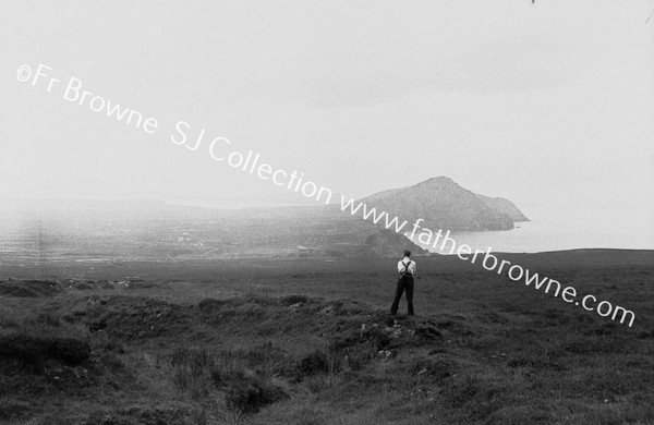 ON THE WAY UP LOOKING BACK AT BALLYDAVID HEAD, SMERWICK HARBOUR,& THE THREE SISTERS